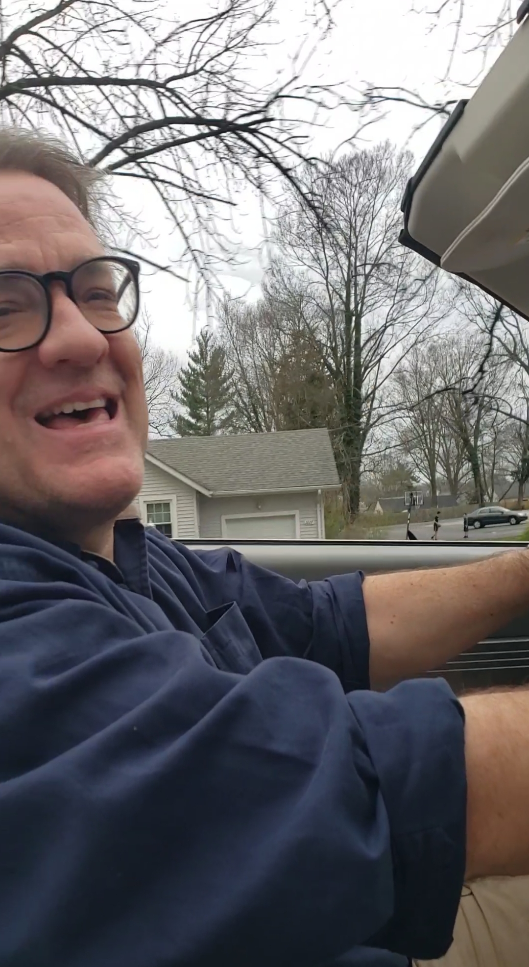 2020-03-30 Randy singing in convertable2.jpg